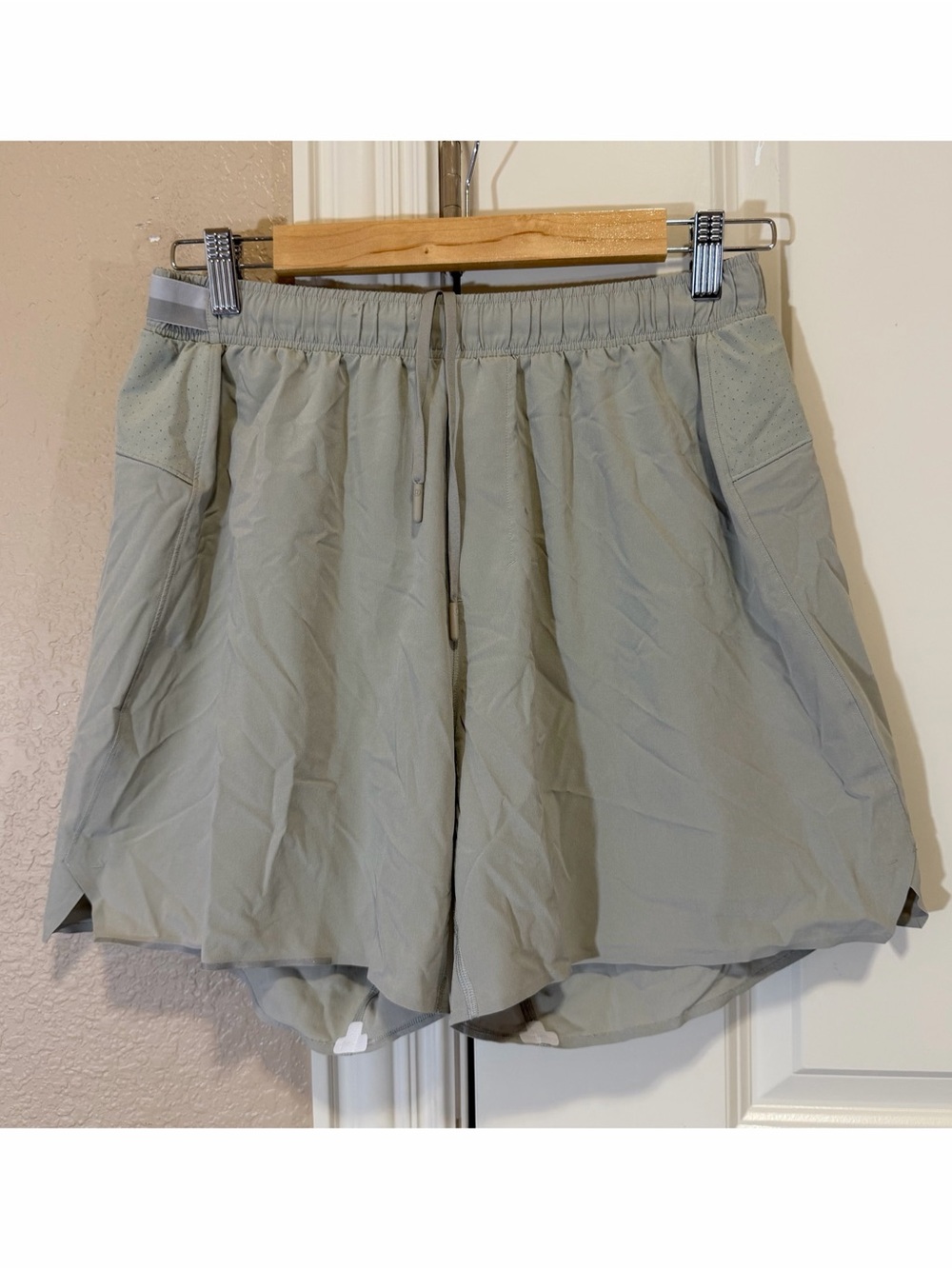 Lululemon Surge Linerless Short 6" Men’s Large